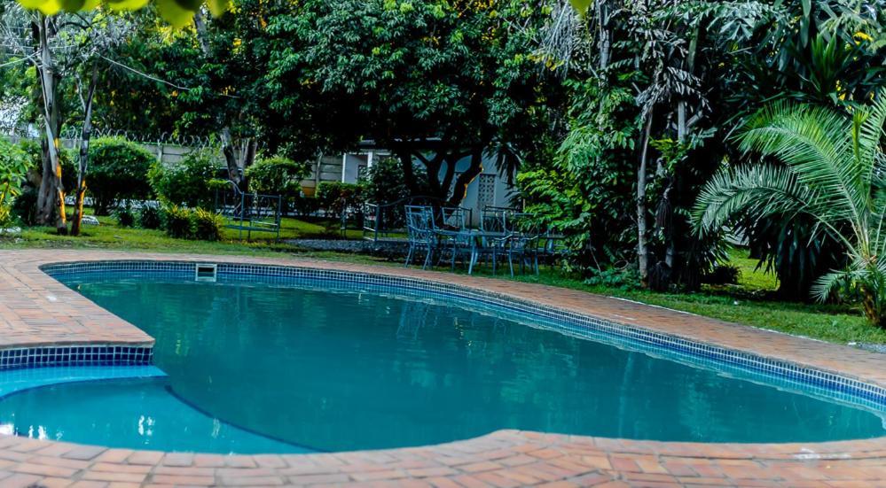 The Ad Lib Executive Lodge Lilongwe Esterno foto