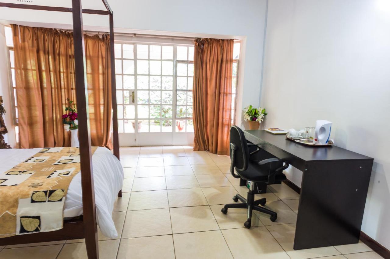 The Ad Lib Executive Lodge Lilongwe Esterno foto