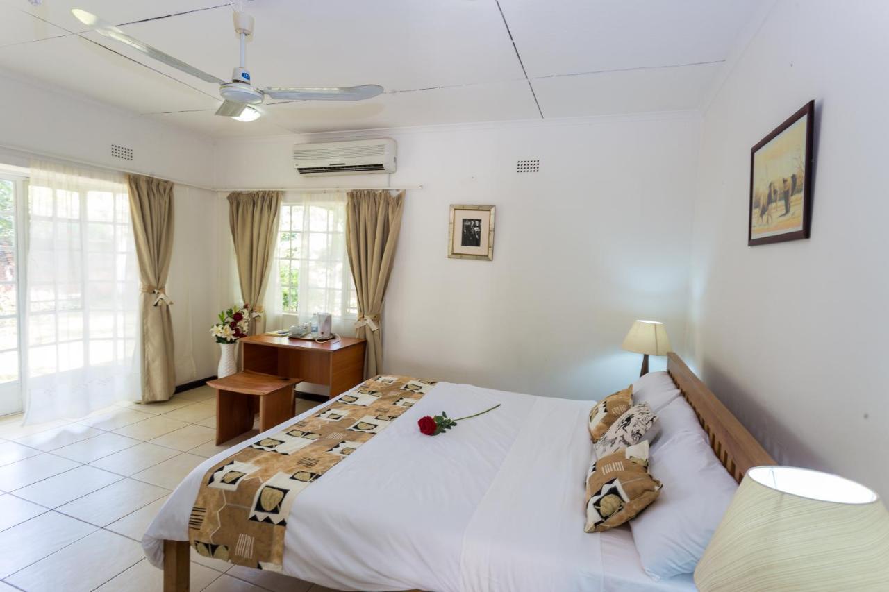 The Ad Lib Executive Lodge Lilongwe Esterno foto
