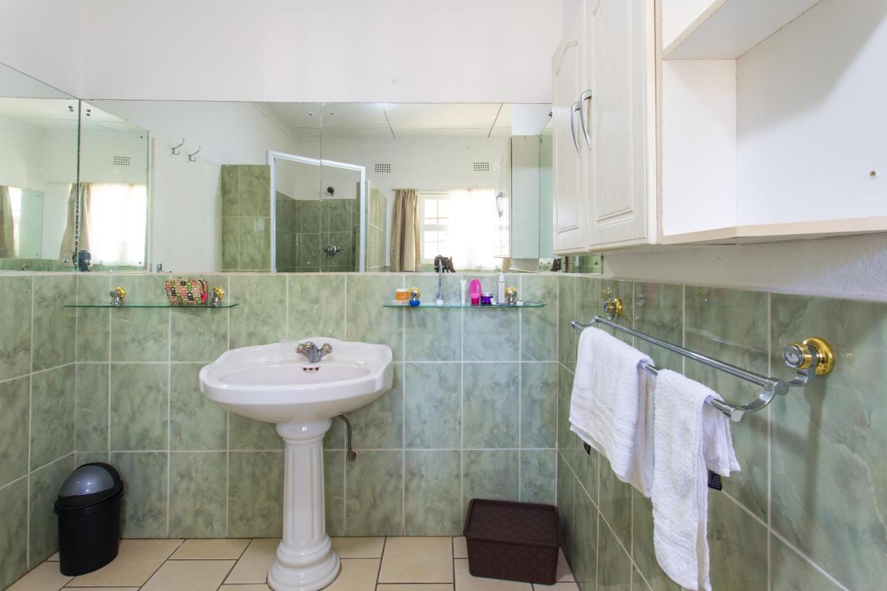 The Ad Lib Executive Lodge Lilongwe Esterno foto