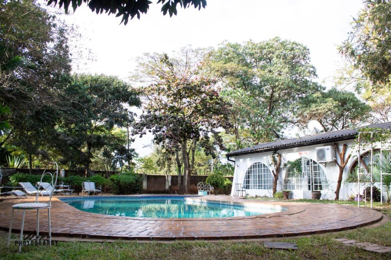 The Ad Lib Executive Lodge Lilongwe Esterno foto