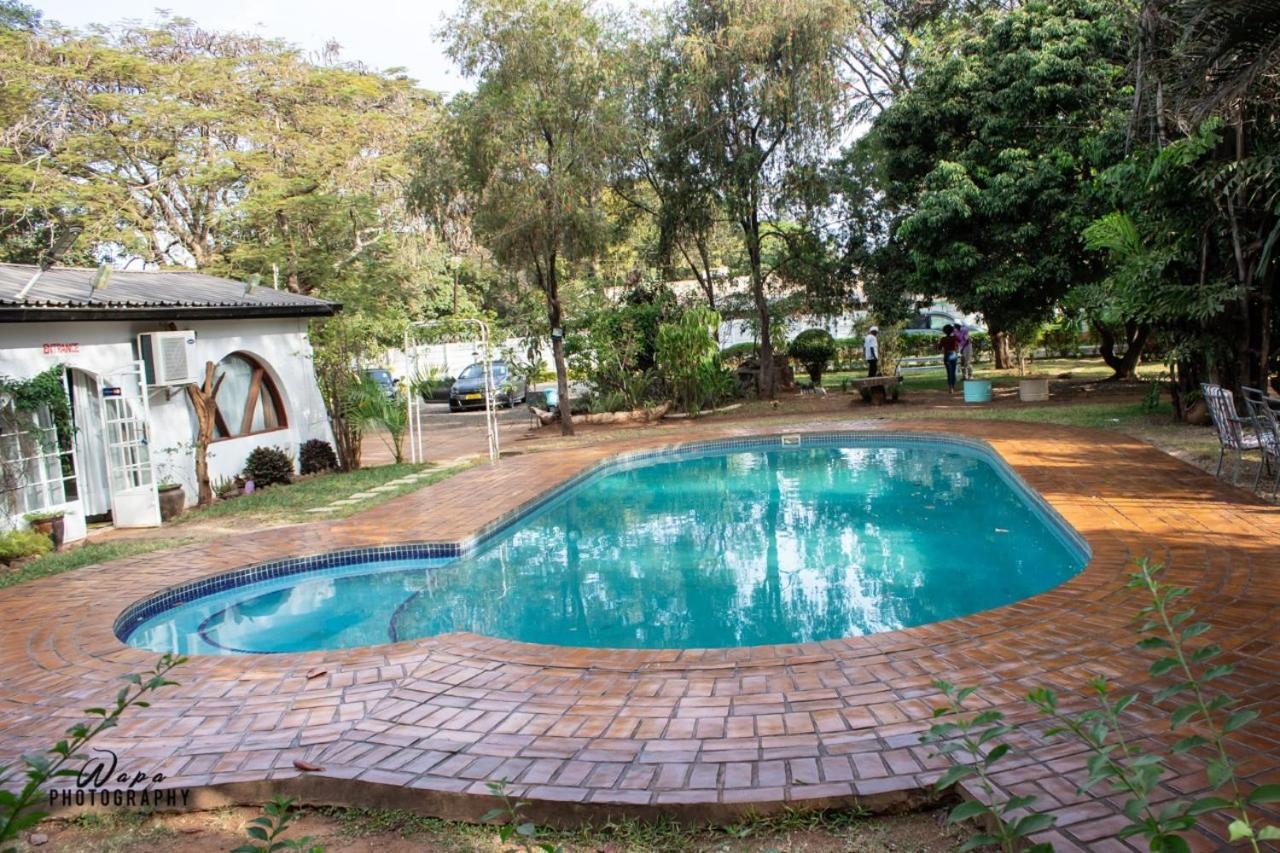 The Ad Lib Executive Lodge Lilongwe Esterno foto