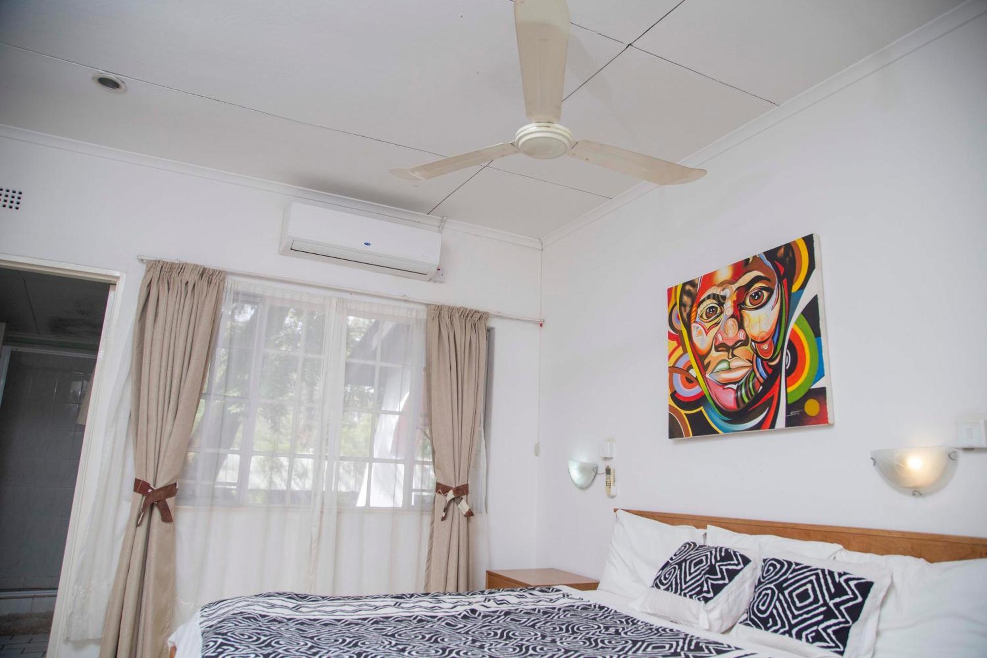 The Ad Lib Executive Lodge Lilongwe Esterno foto